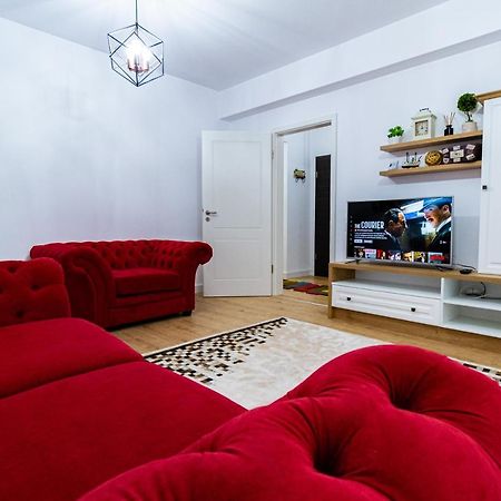 Апартаменты Lighthouse Central Apt With Unique Views Of The Fortress, Free Parking, 5 Min By Car From The Old Town Брашов Экстерьер фото