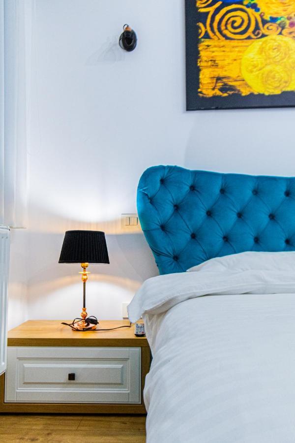 Апартаменты Lighthouse Central Apt With Unique Views Of The Fortress, Free Parking, 5 Min By Car From The Old Town Брашов Экстерьер фото