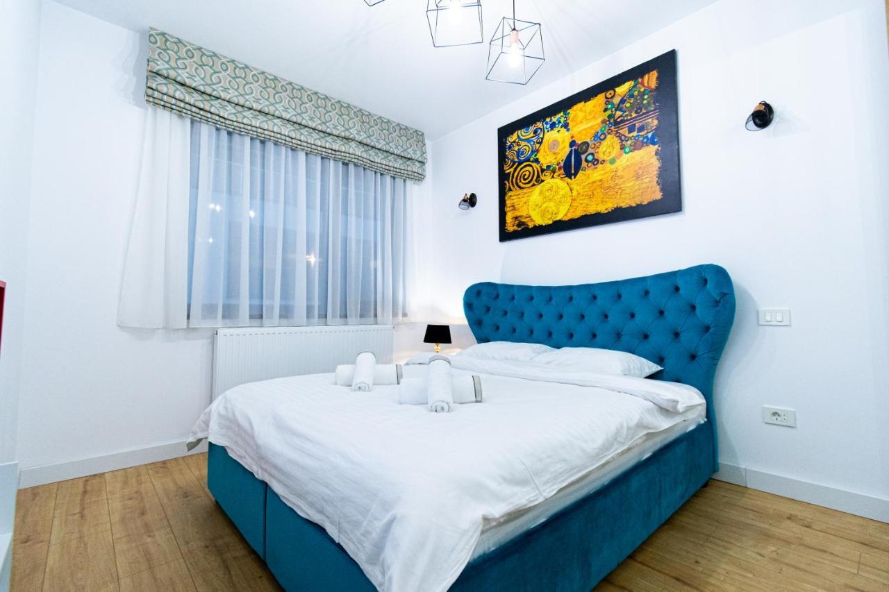 Апартаменты Lighthouse Central Apt With Unique Views Of The Fortress, Free Parking, 5 Min By Car From The Old Town Брашов Экстерьер фото